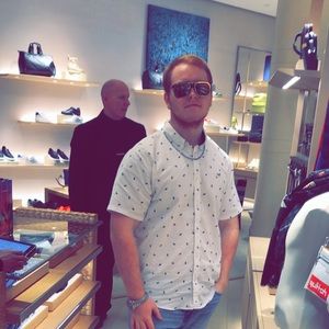 Meet your Posher, Christian